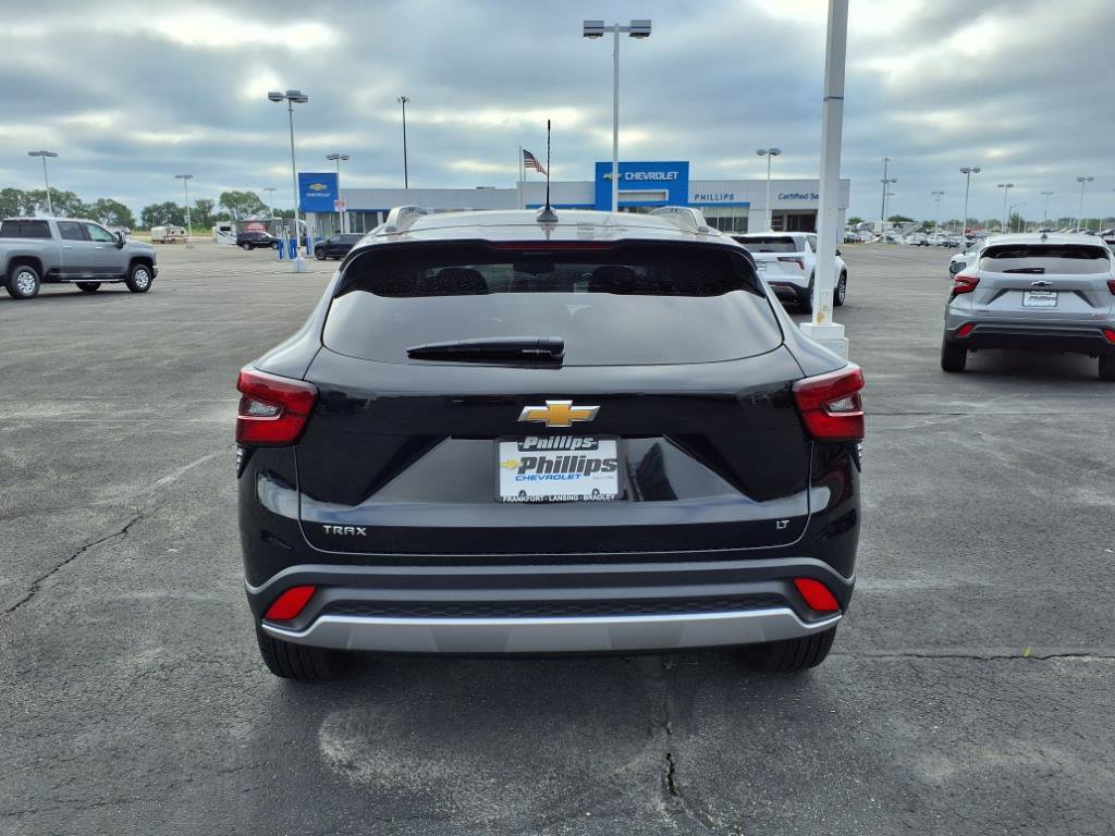 New 2025 Chevrolet Trax LT w/ LT Convenience Package FWD image 5