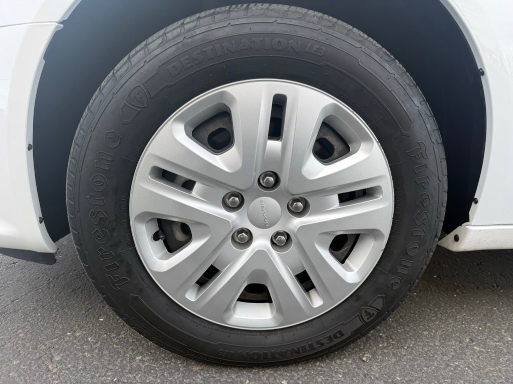 Used 2018 Dodge Grand Caravan SE w/ UConnect Hands-Free Group image 20