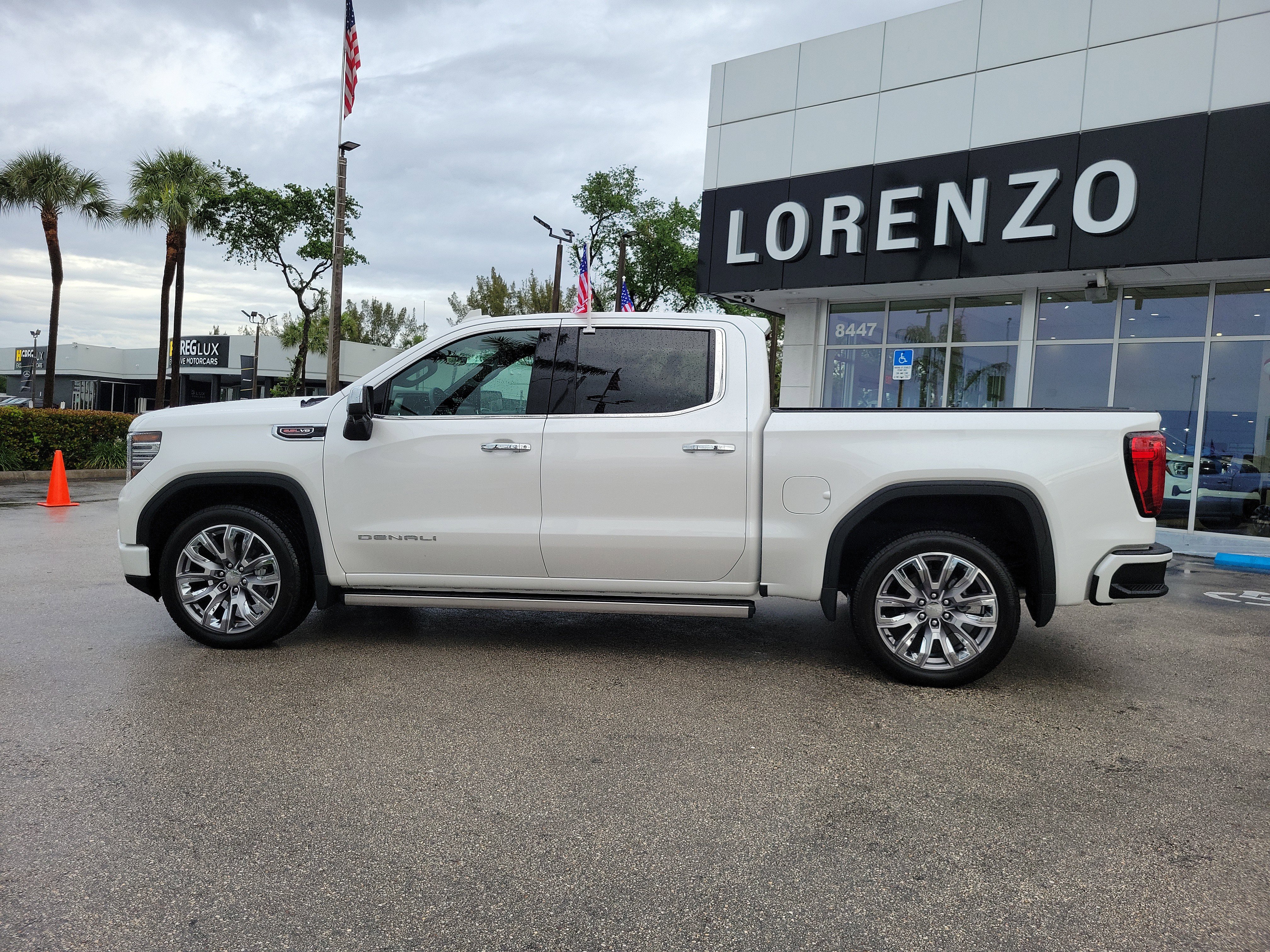 Used 2024 GMC Sierra 1500 Denali w/ Denali Reserve Package AWD/4WD image 8