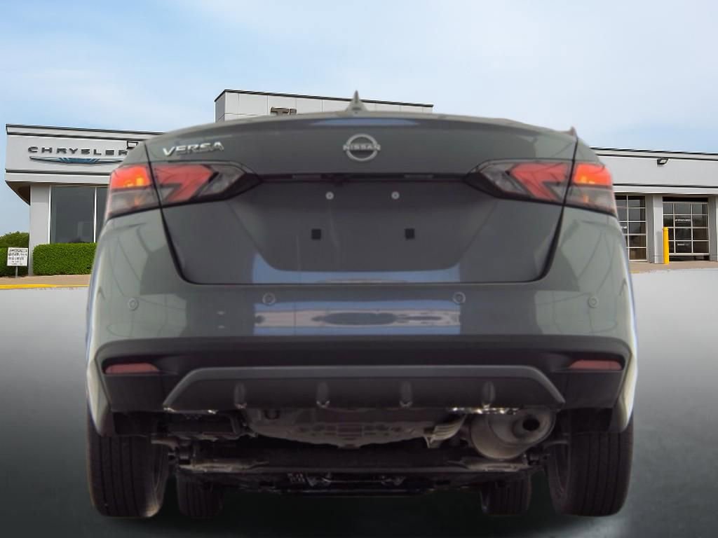 Used 2025 Nissan Versa SV image 7