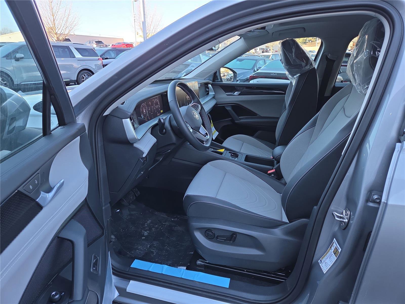 New 2026 Volkswagen Tiguan SE image 13