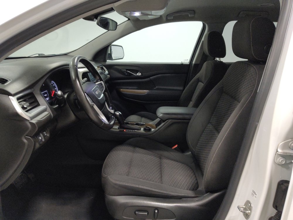 Used 2019 GMC Acadia SLE image 17