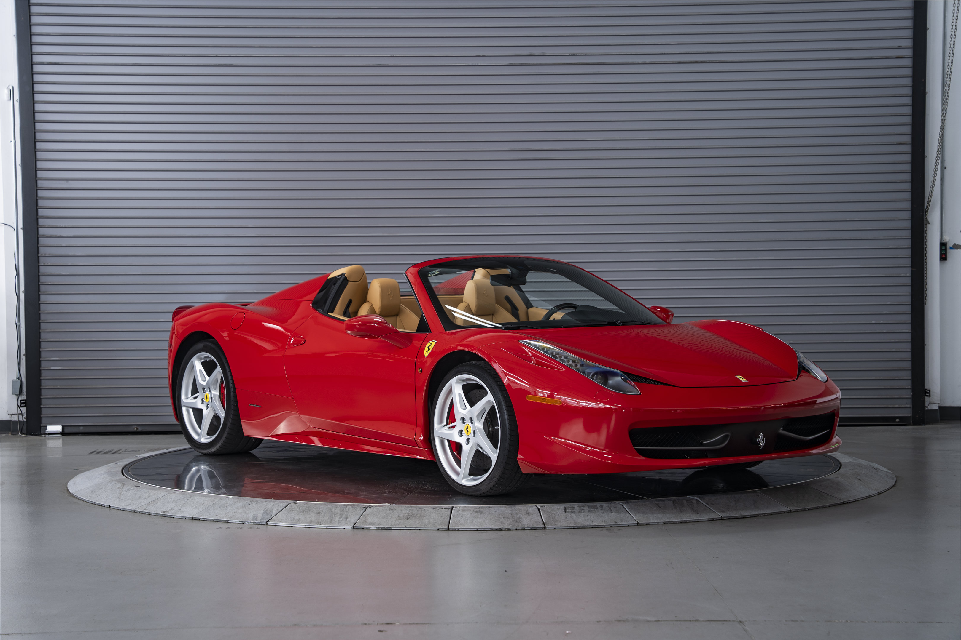Used 2012 Ferrari 458 Spider RWD image 7