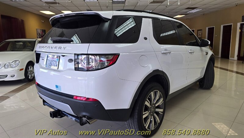 Used 2017 Land Rover Discovery Sport HSE Luxury AWD/4WD image 3