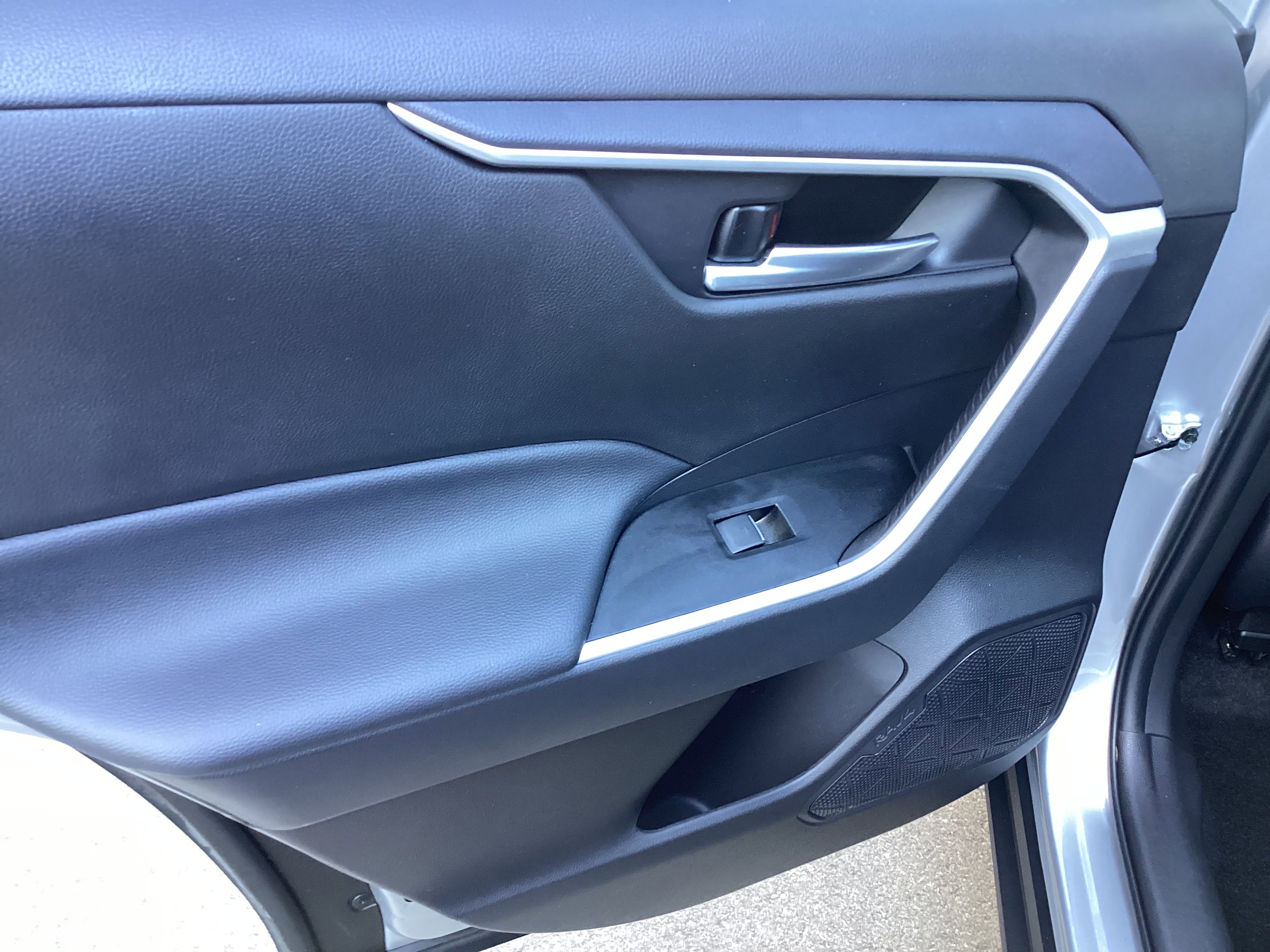 Certified 2025 Toyota RAV4 XLE image 24