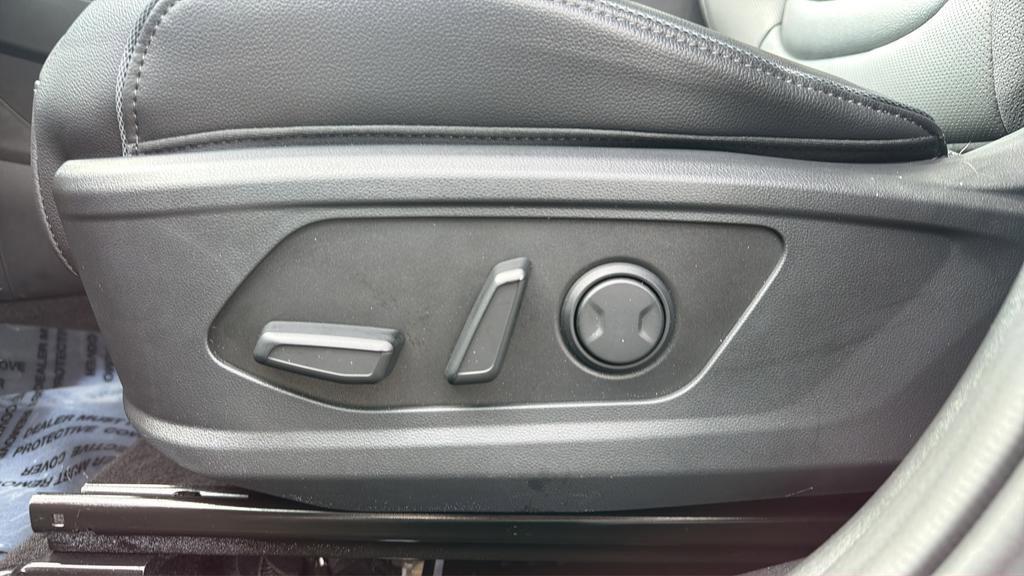 Used 2024 Hyundai Santa Cruz Limited image 15