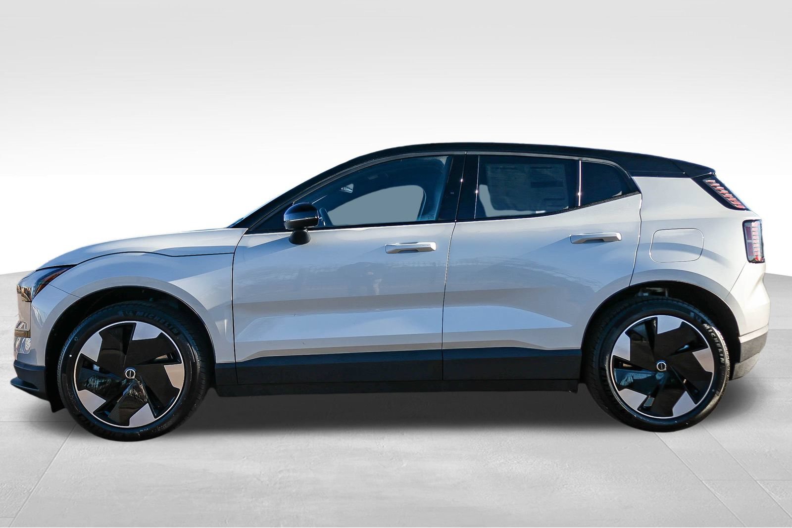 New 2025 Volvo EX30 Plus w/ Protection Package Premier AWD/4WD image 8