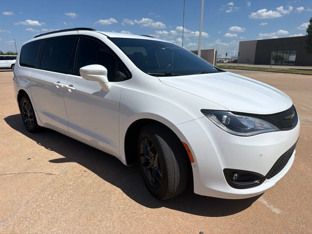 Used 2020 Chrysler Pacifica Touring-L Plus w/ Advanced Safetytec Group FWD image 5