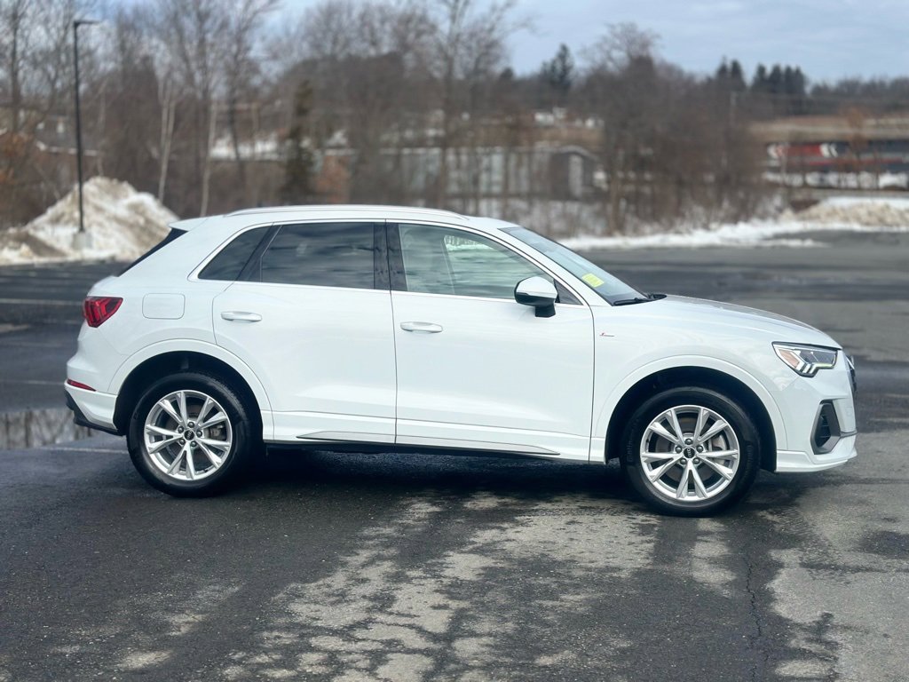 Used 2023 Audi Q3 2.0T Premium w/ Convenience Package image 8