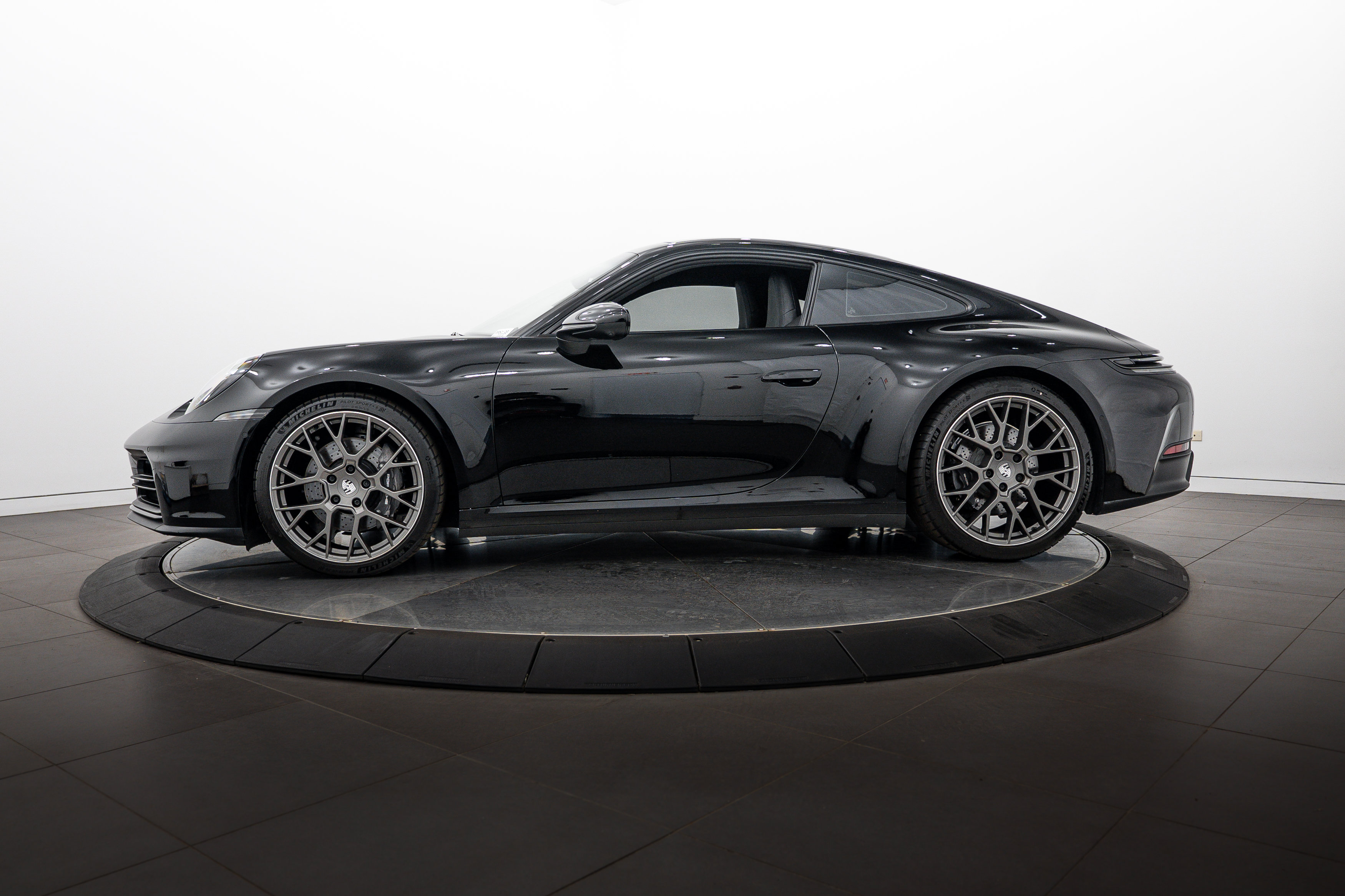 Certified 2025 Porsche 911 Carrera w/ Premium Package RWD image 2