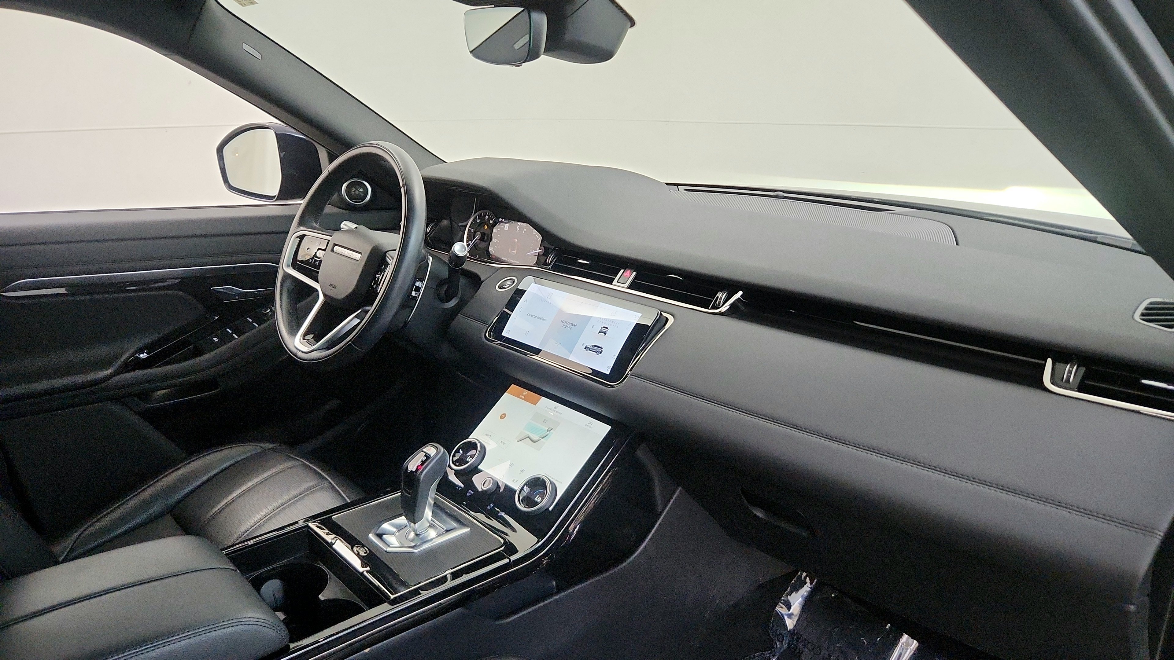 Used 2022 Land Rover Range Rover Evoque R-Dynamic SE AWD/4WD image 28