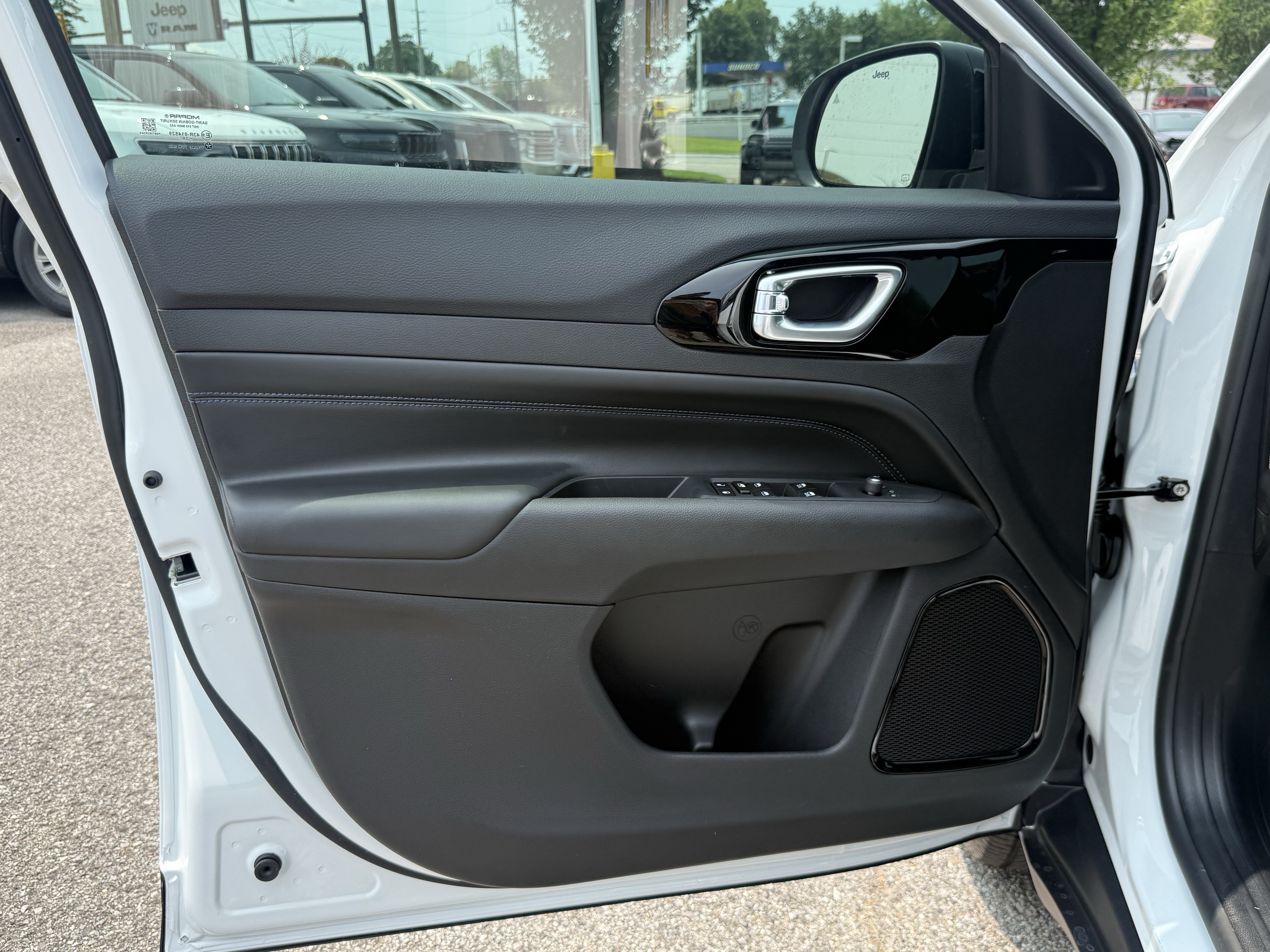 New 2026 Jeep Compass Latitude AWD/4WD image 14