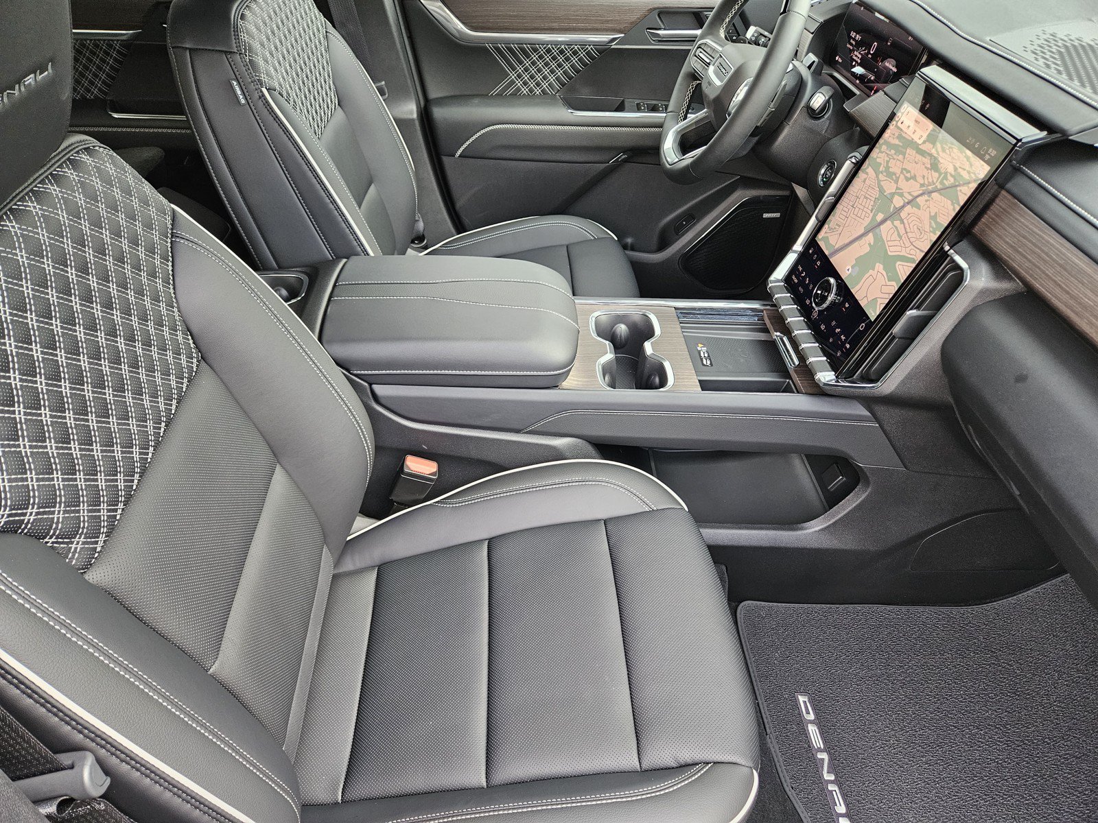 New 2027 GMC Acadia Denali FWD image 10