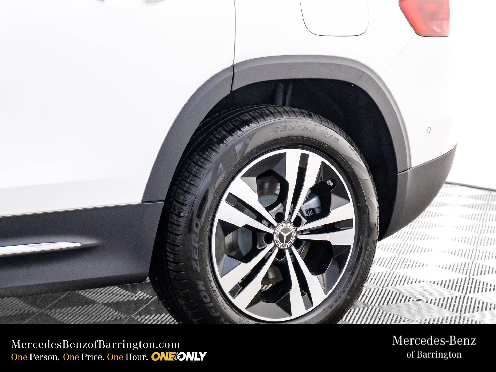 New 2026 Mercedes-Benz GLB 250 4MATIC image 34