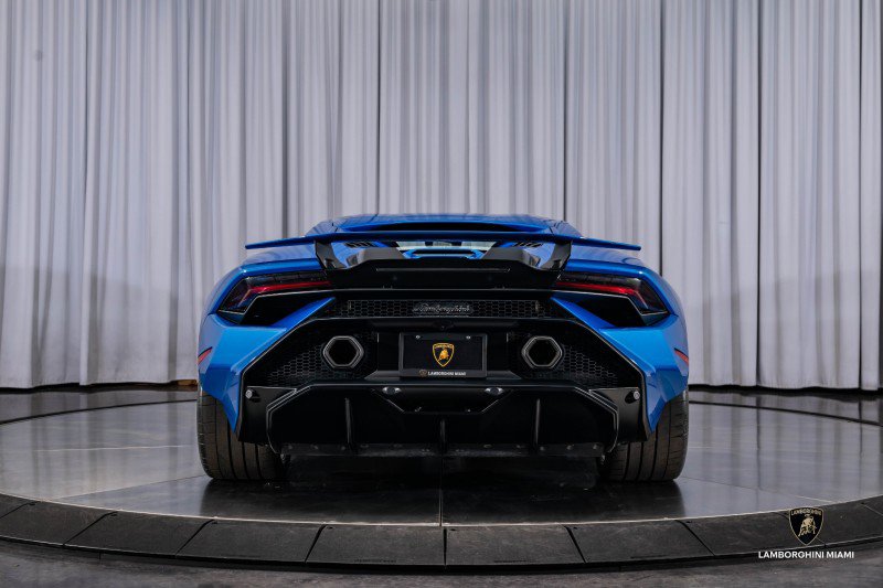 Used 2023 Lamborghini Huracan Tecnica image 16