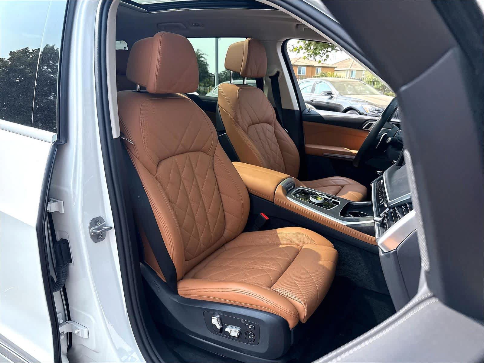 Used 2025 BMW X7 xDrive40i w/ Premium Package AWD/4WD image 30