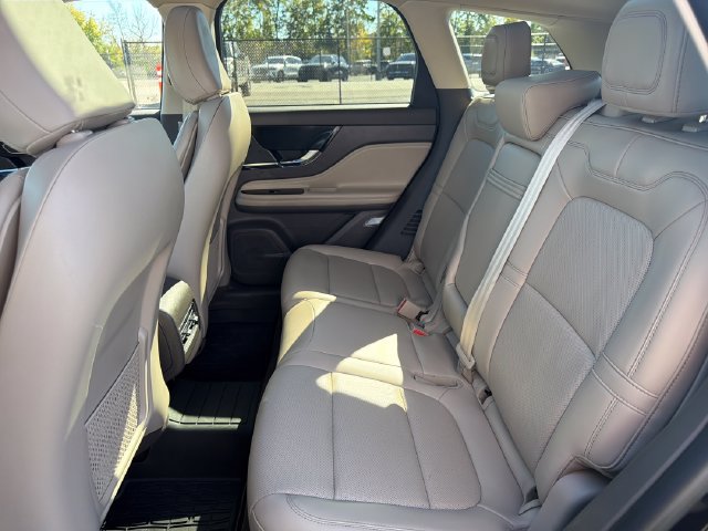 Used 2023 Lincoln Corsair AWD w/ Equipment Group 101A image 31