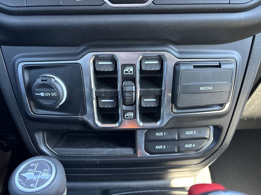 Used 2023 Jeep Wrangler Unlimited Sahara w/ Cold Weather Group image 27