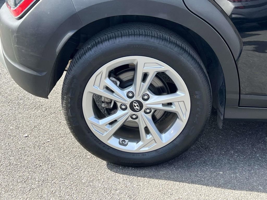 Certified 2023 Hyundai Kona SEL AWD/4WD image 8