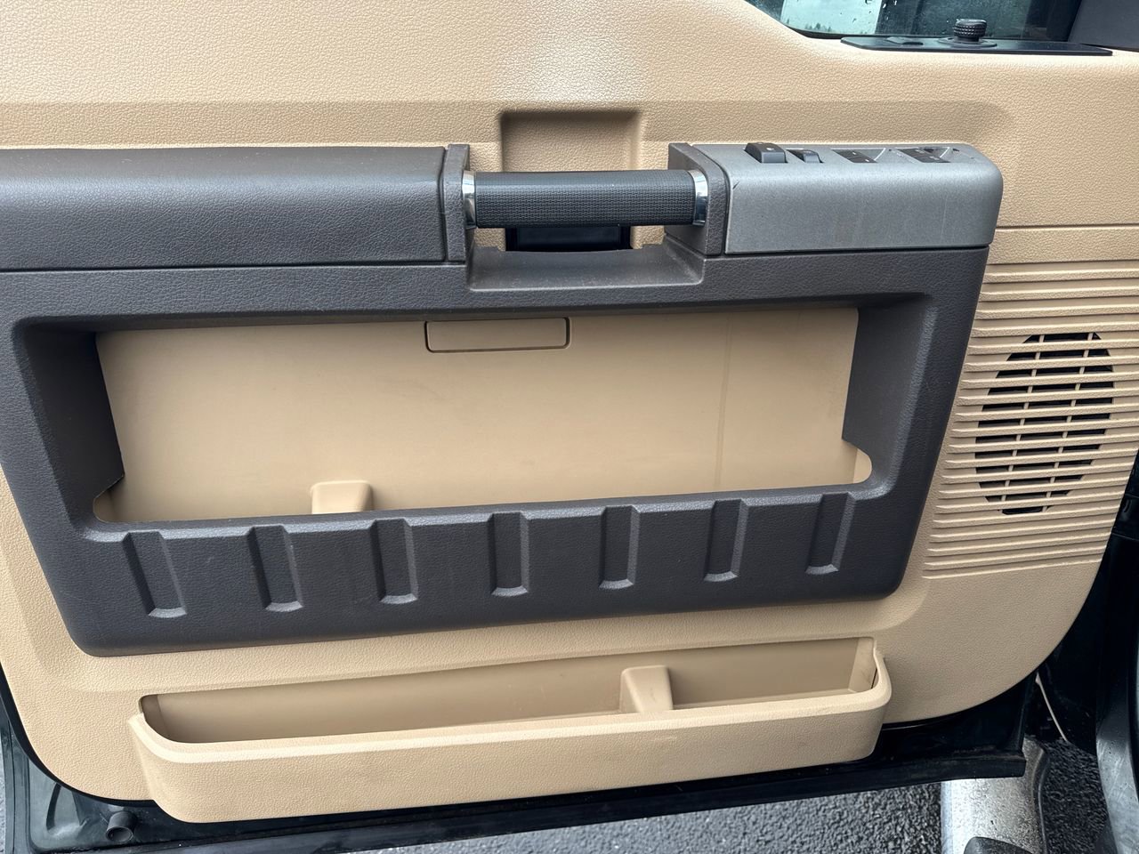 Used 2014 Ford F250 Lariat image 15