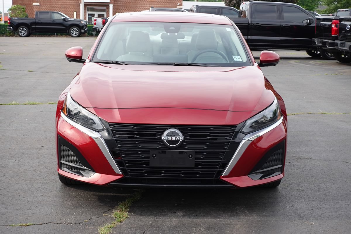 Used 2024 Nissan Altima 2.5 SL AWD/4WD image 5
