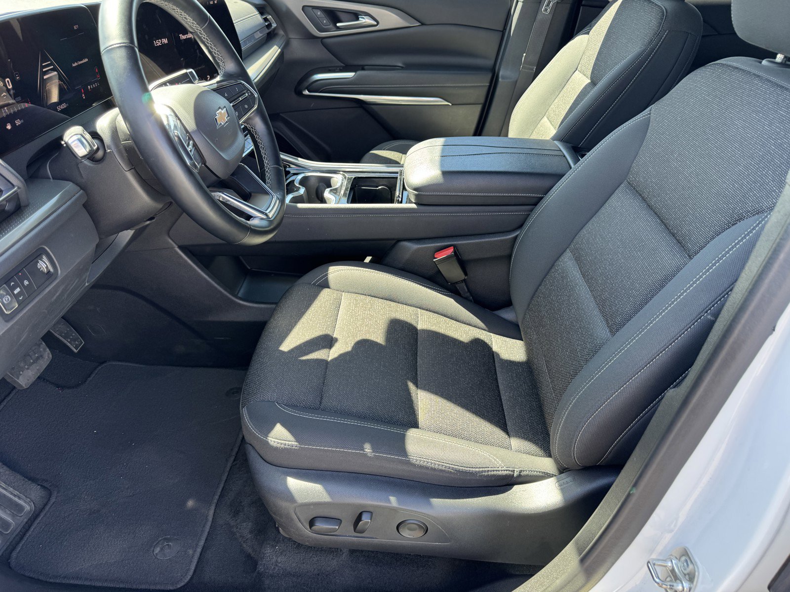 Used 2024 Chevrolet Traverse LT image 19