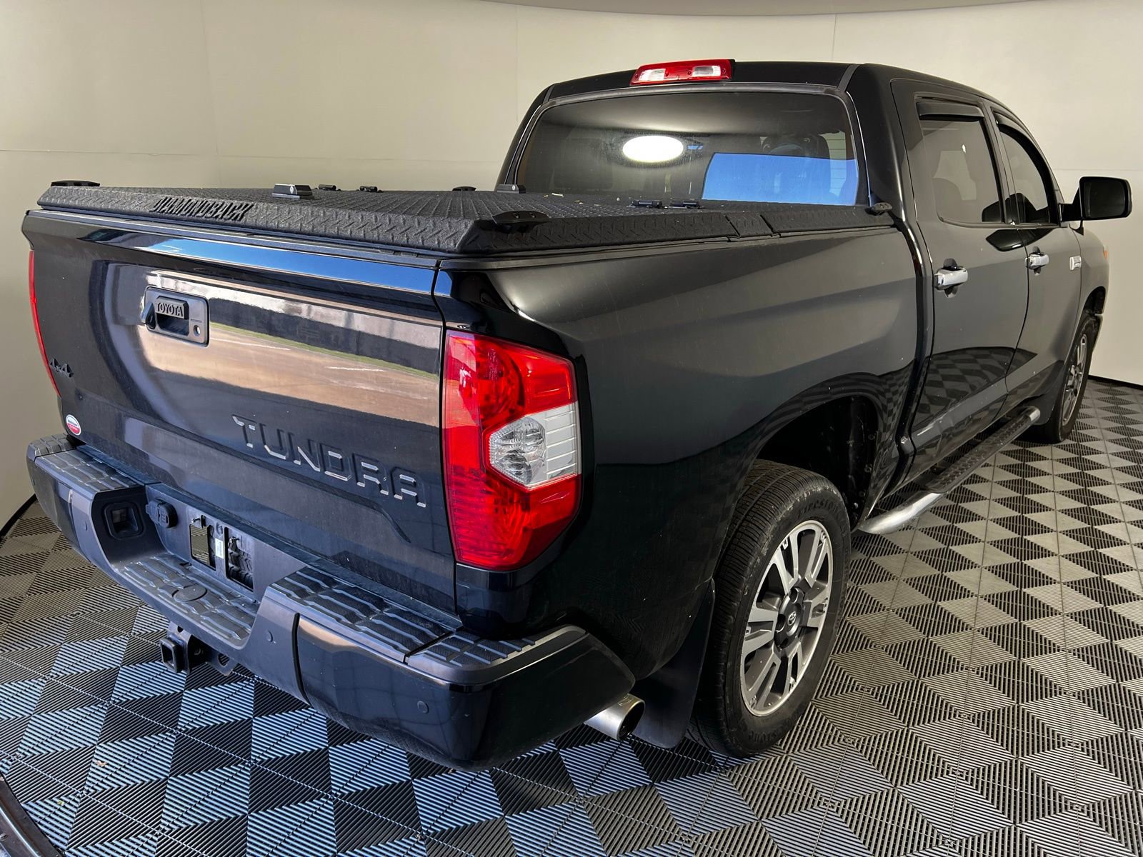 Certified 2019 Toyota Tundra Platinum AWD/4WD image 5