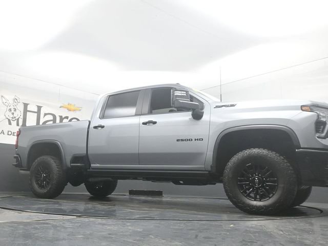 Used 2024 Chevrolet Silverado 2500 ZR2 w/ Technology Package image 2