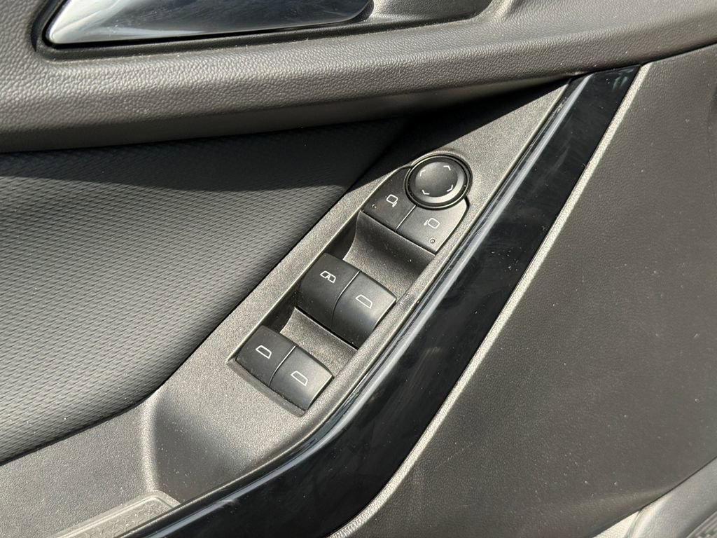 Used 2025 Chevrolet Equinox LT FWD image 28
