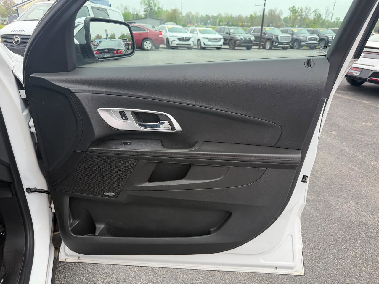 Used 2016 Chevrolet Equinox LTZ w/ Enhanced Convenience Package FWD image 21