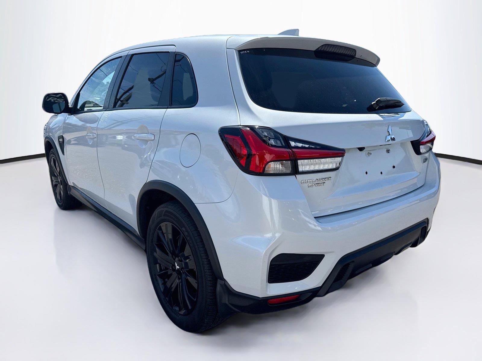 Used 2025 Mitsubishi Outlander Sport AWD image 3