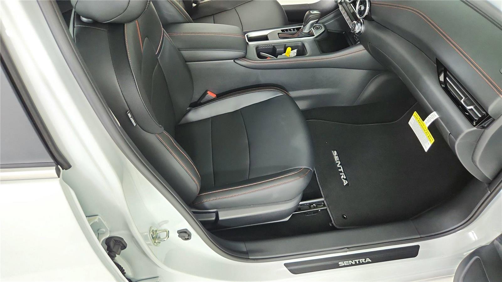 Certified 2025 Nissan Sentra SR w/ SR Premium Package image 39