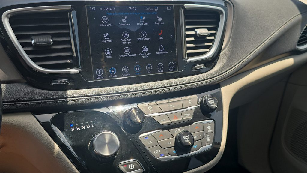 Used 2018 Chrysler Pacifica Limited FWD image 20