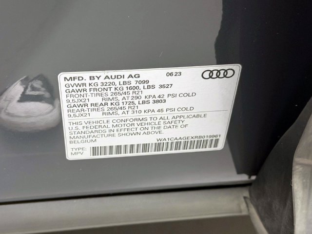 Used 2024 Audi Q8 e-tron Premium Plus w/ Premium Plus Package AWD/4WD image 36