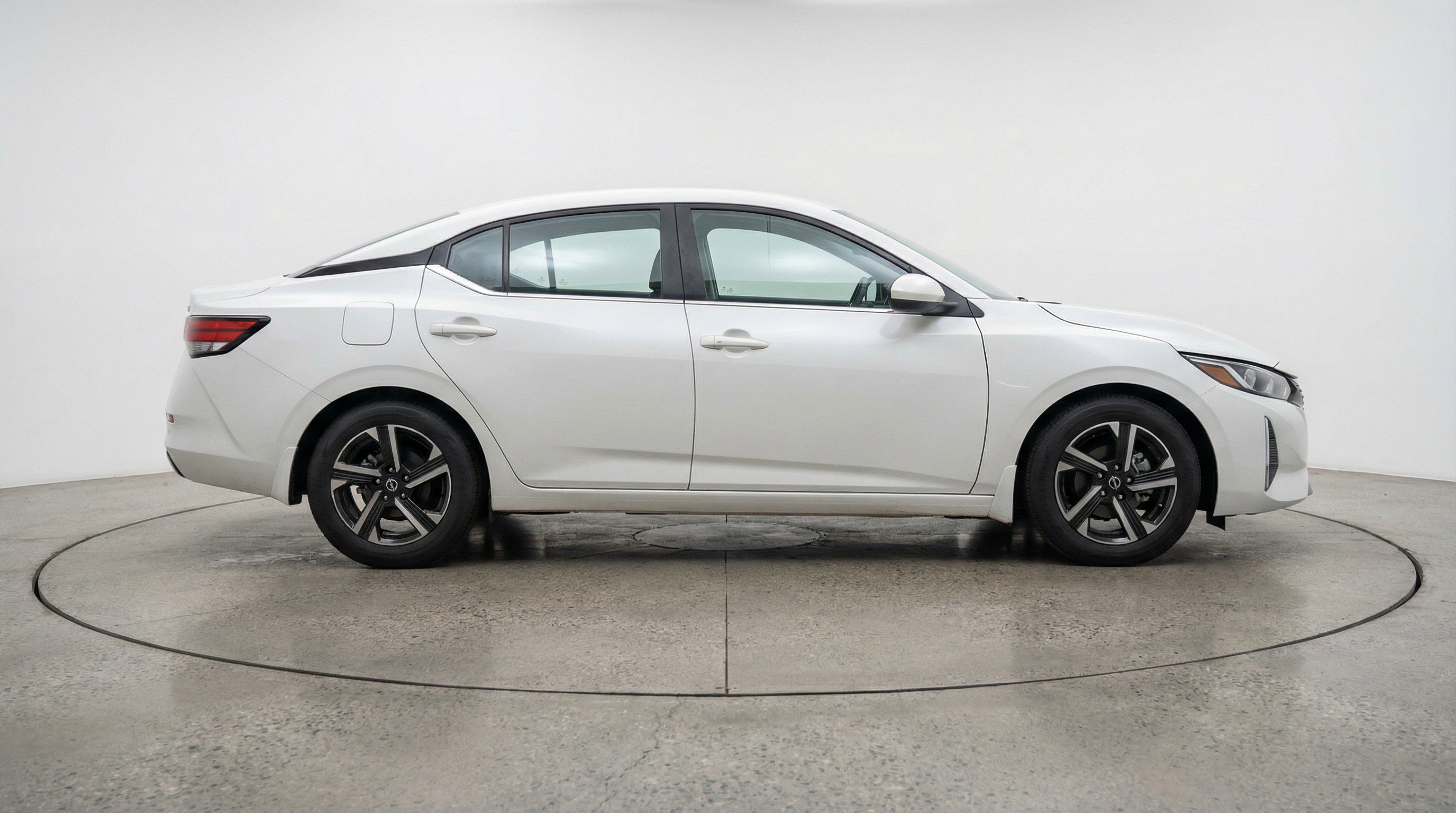 Used 2025 Nissan Sentra SV image 11