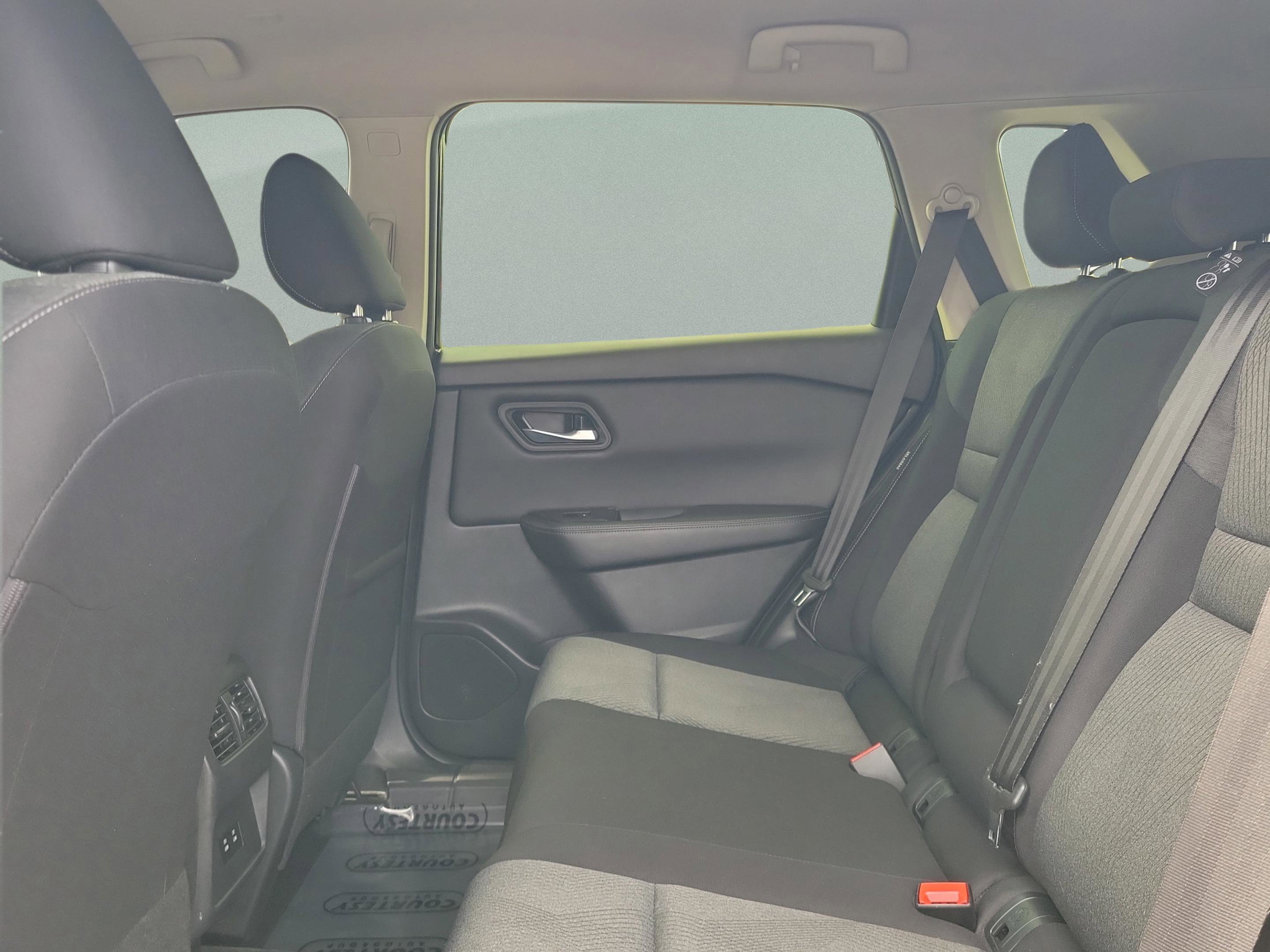 Certified 2024 Nissan Rogue SV image 13