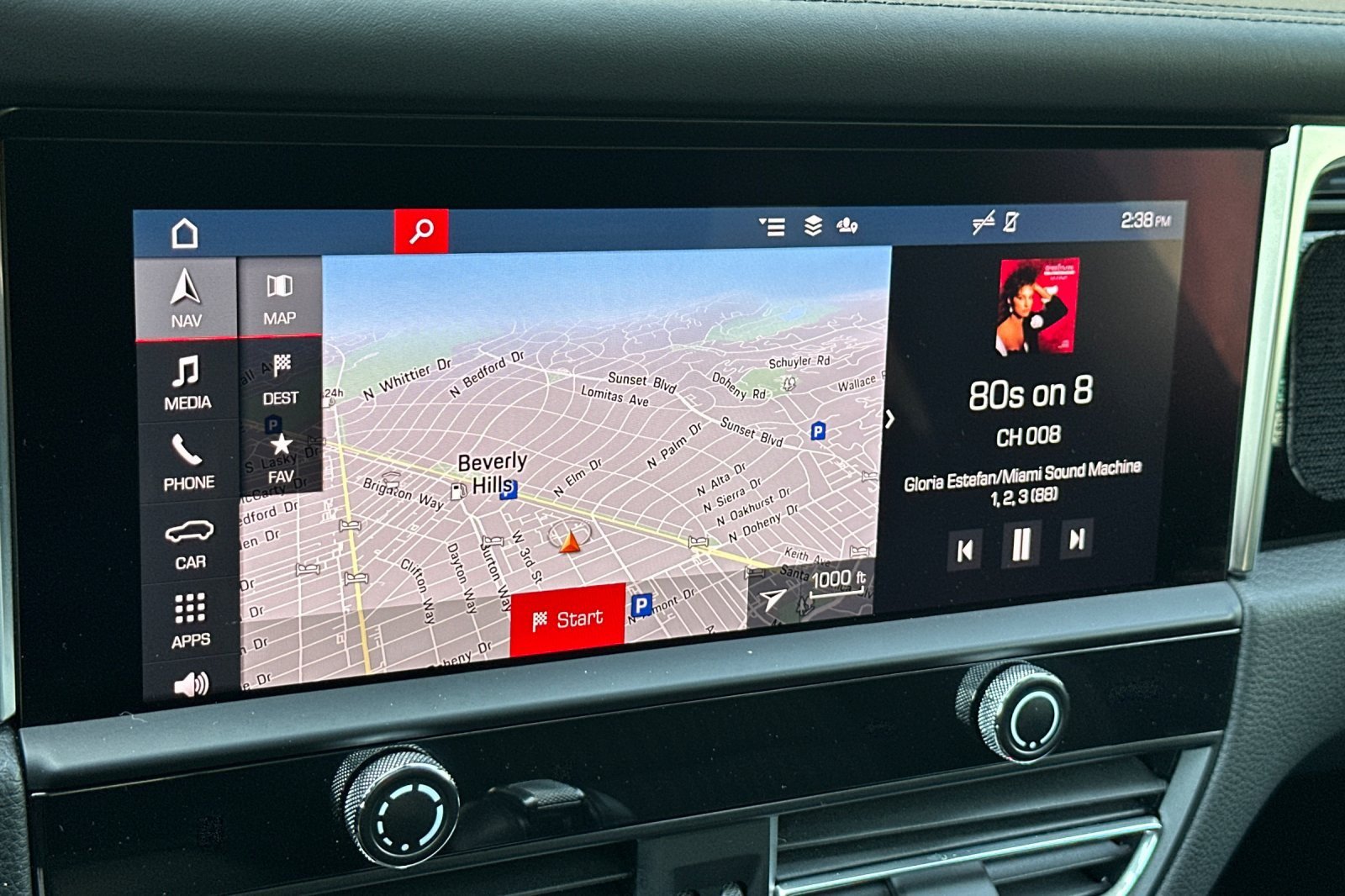 Used 2023 Porsche Macan AWD/4WD image 18