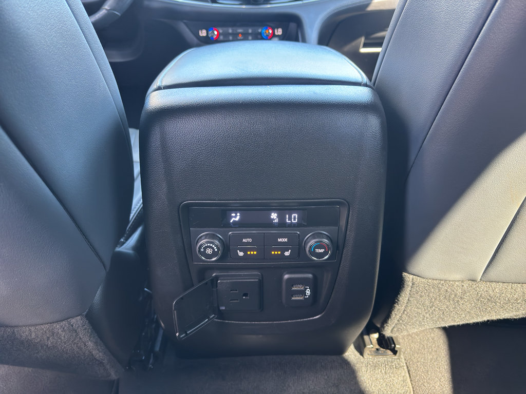 Used 2024 Buick Enclave Premium AWD/4WD image 31