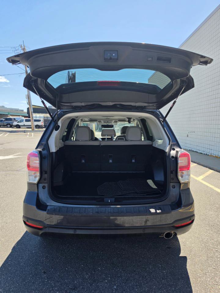 Used 2017 Subaru Forester 2.5i Limited AWD/4WD image 9