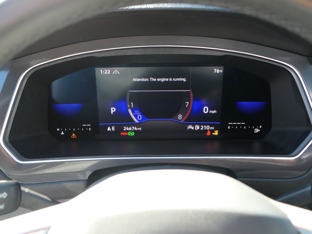 Used 2022 Volkswagen Tiguan SE R-Line image 15