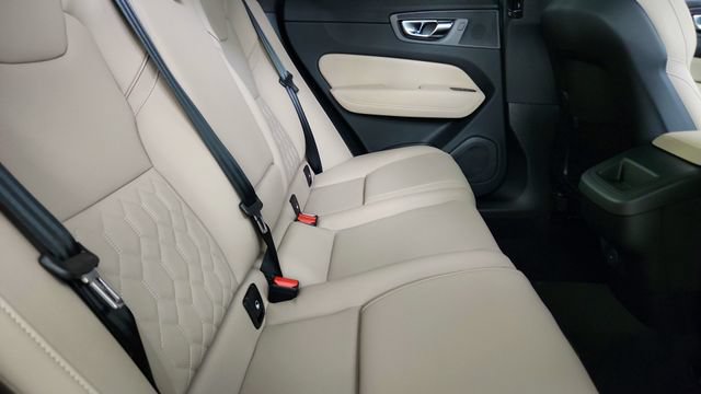 New 2026 Volvo XC60 B5 Plus w/ Climate Package PRO AWD/4WD image 31