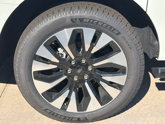 New 2025 Ford Expedition Max Platinum w/ Platinum Ultimate Package AWD/4WD image 17