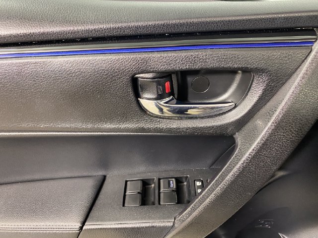 Certified 2018 Toyota Corolla SE w/ SE Premium Package FWD image 21