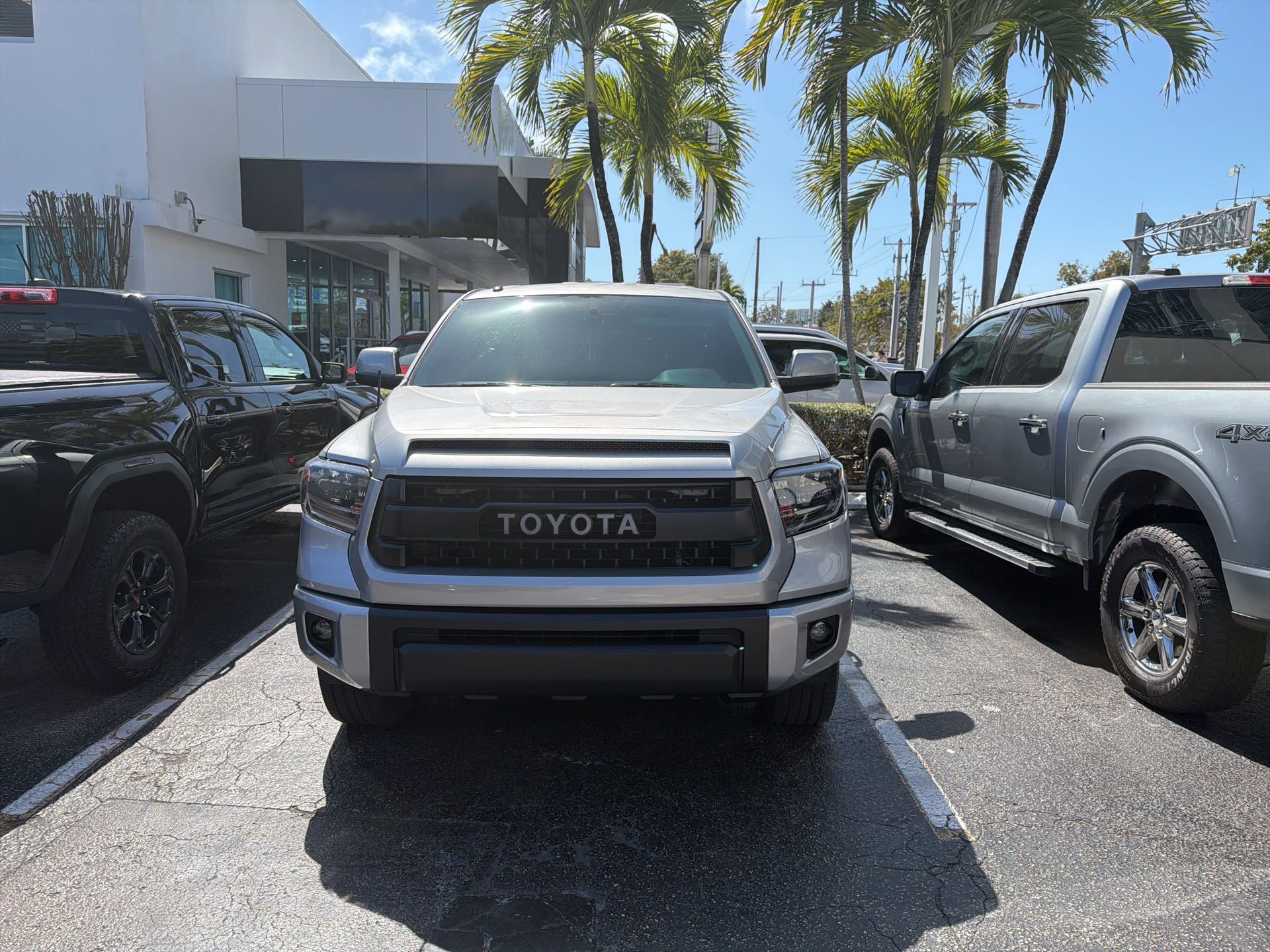 Used 2015 Toyota Tundra SR5 w/ SR5 Upgrade Package video 2