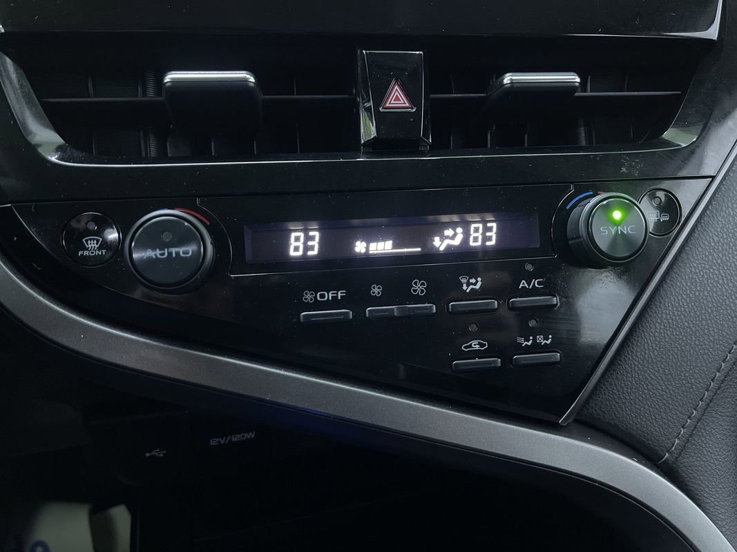 Used 2022 Toyota Camry LE image 21