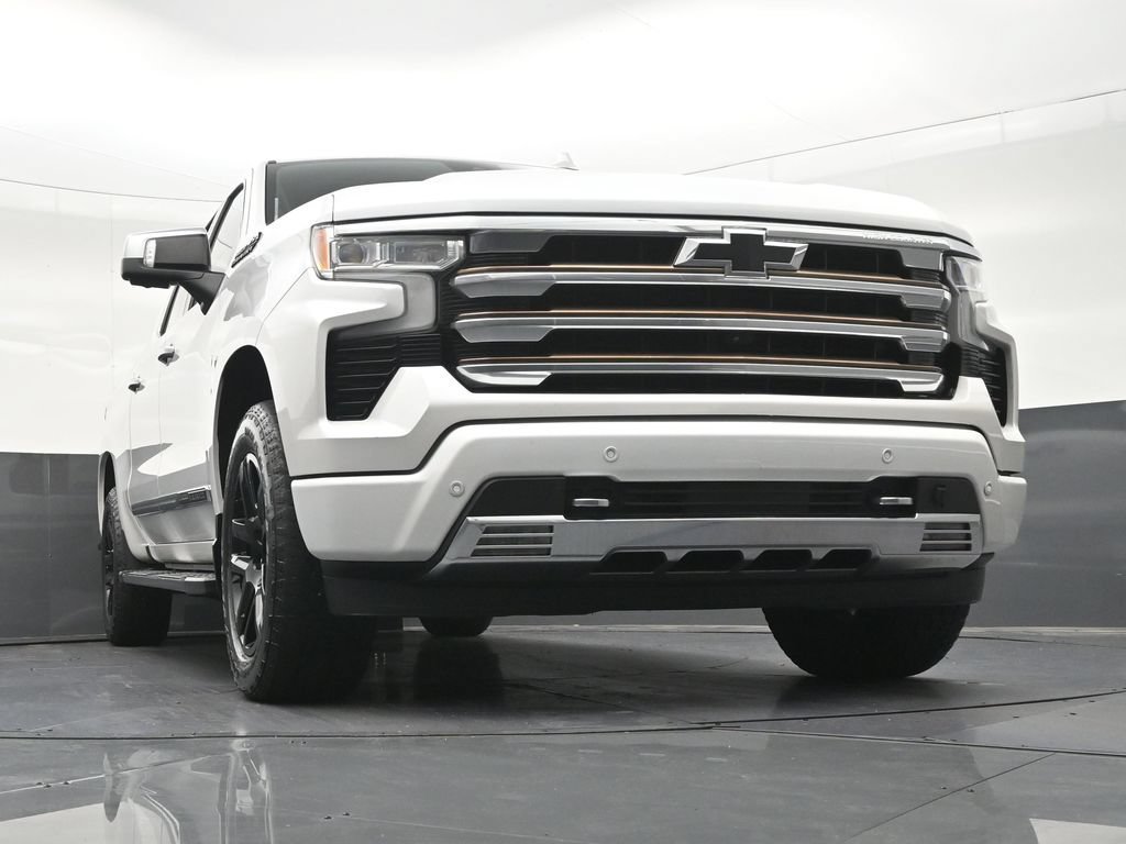 Used 2022 Chevrolet Silverado 1500 High Country w/ High Country Premium Package AWD/4WD image 30