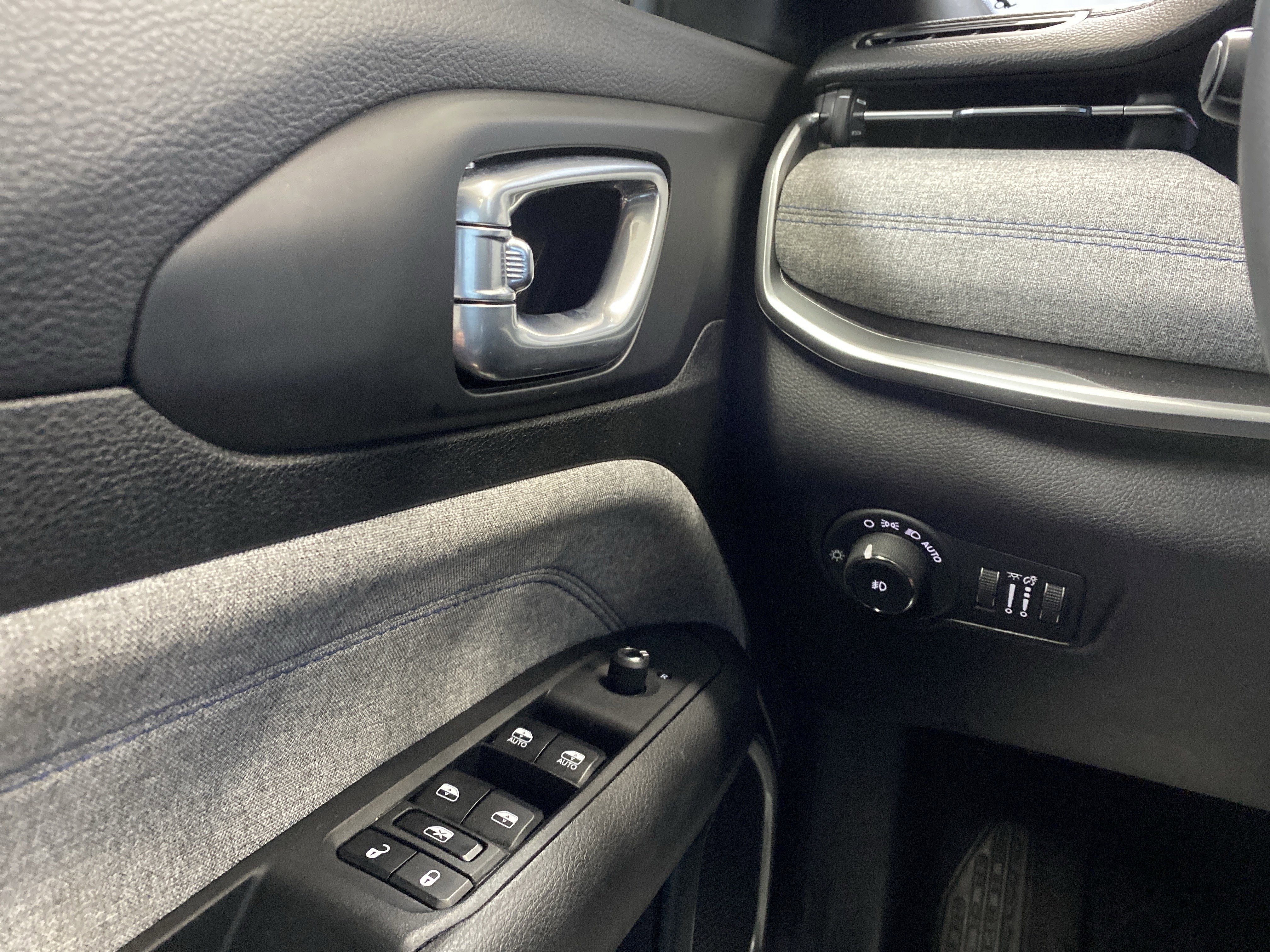 Certified 2024 Jeep Compass Latitude image 22