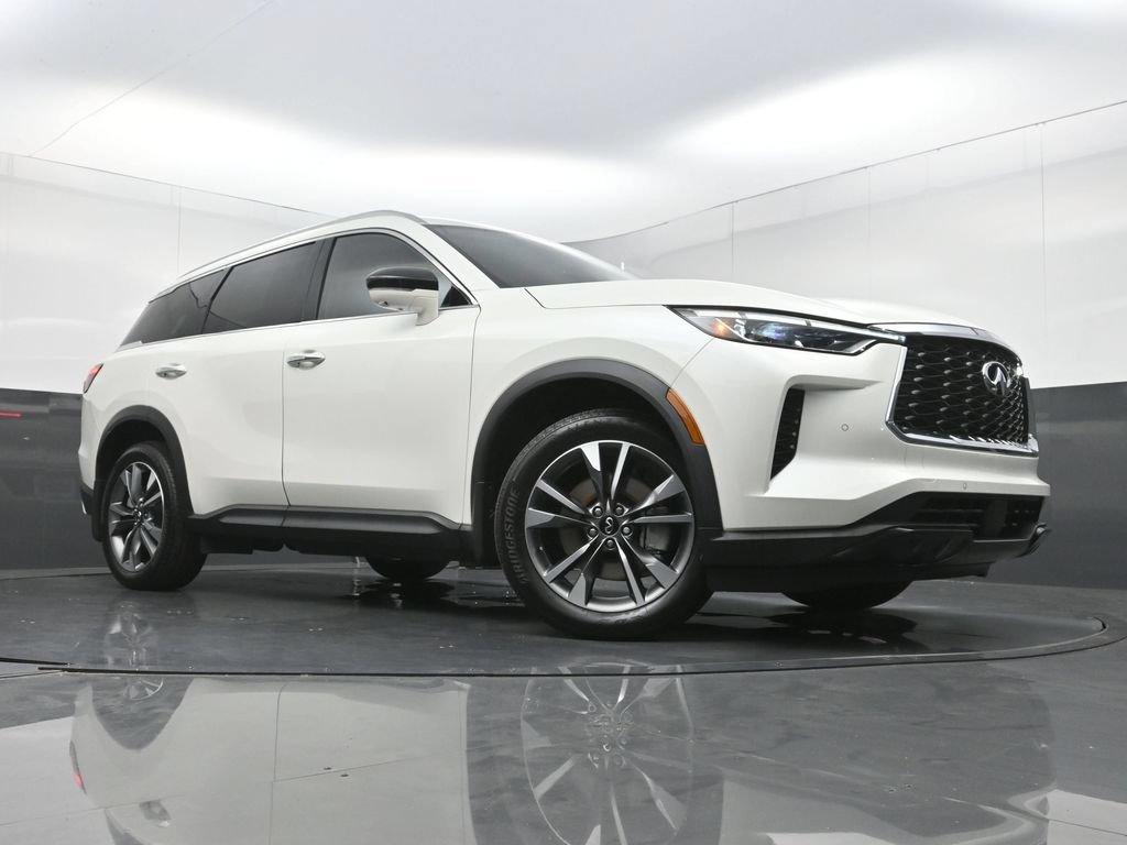 Used 2023 INFINITI QX60 Luxe w/ Performance Audio Package FWD image 29