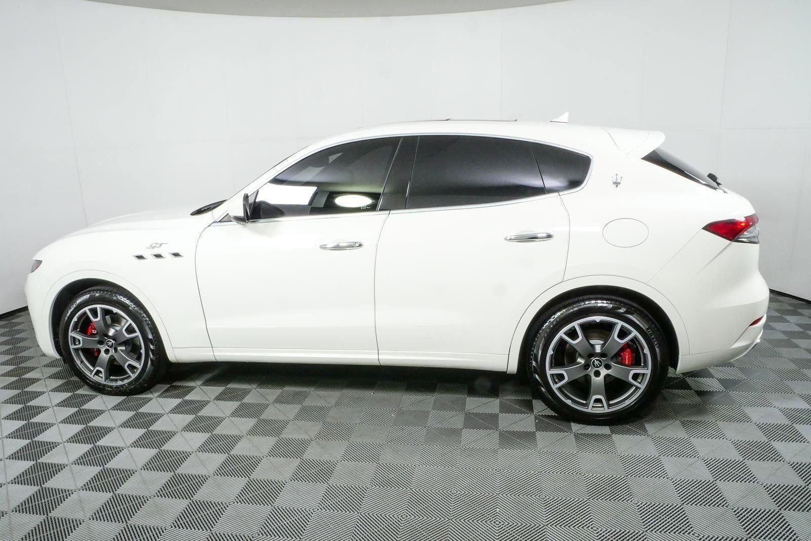 Used 2023 Maserati Levante GT AWD/4WD image 32