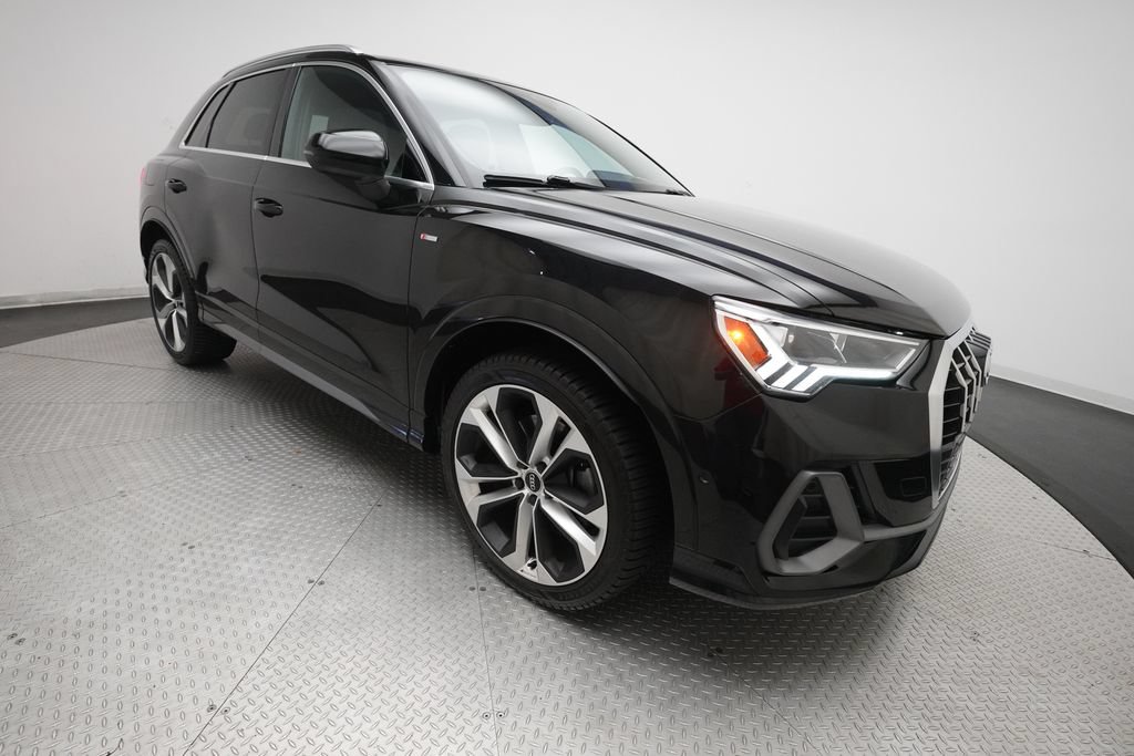 Used 2019 Audi Q3 2.0T Prestige w/ Prestige Package AWD/4WD image 38
